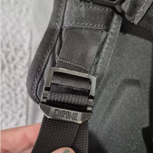 Chrome Industries Gray Black Laptops Pocket Zip Around Hondo 21L Backpack - Picture 7 of 13